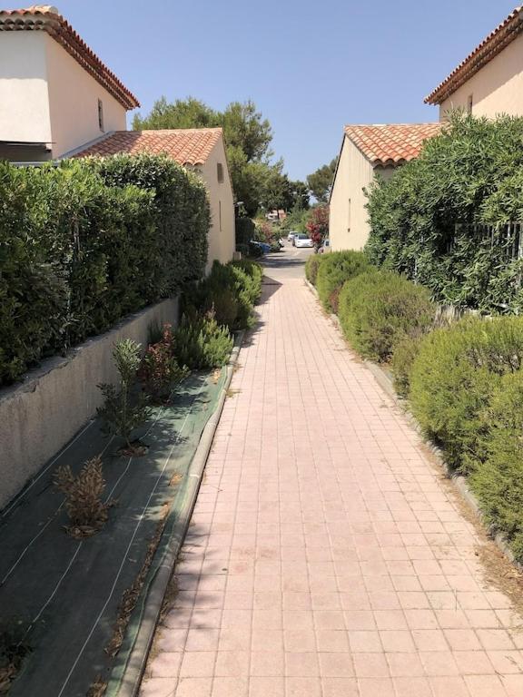 Appartement 60M2 - 2 Chambres A Une Minute Des Plages, Parking Prive Sausset-les-Pins Exterior photo