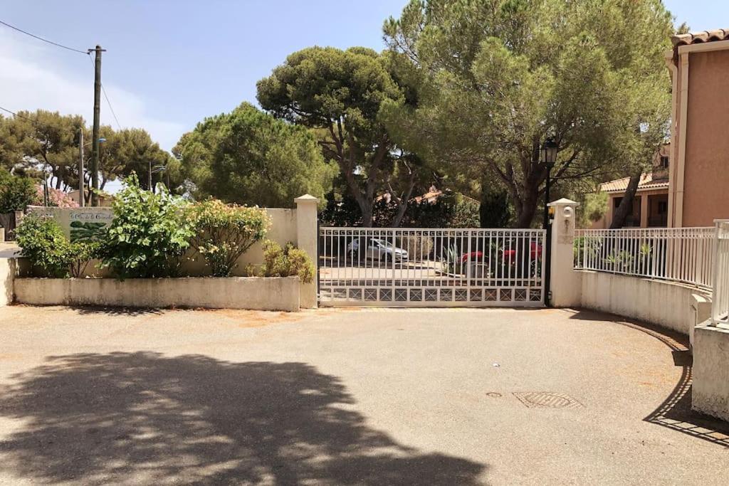 Appartement 60M2 - 2 Chambres A Une Minute Des Plages, Parking Prive Sausset-les-Pins Exterior photo